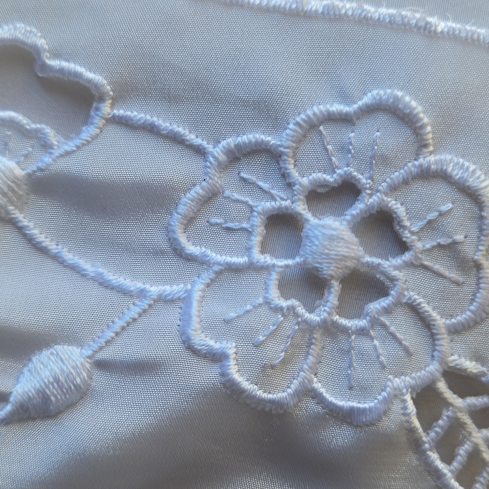 David Benjamin White Vintage Blouse With Floral Embroidery Accent At Bodice - Picture 6 of 15